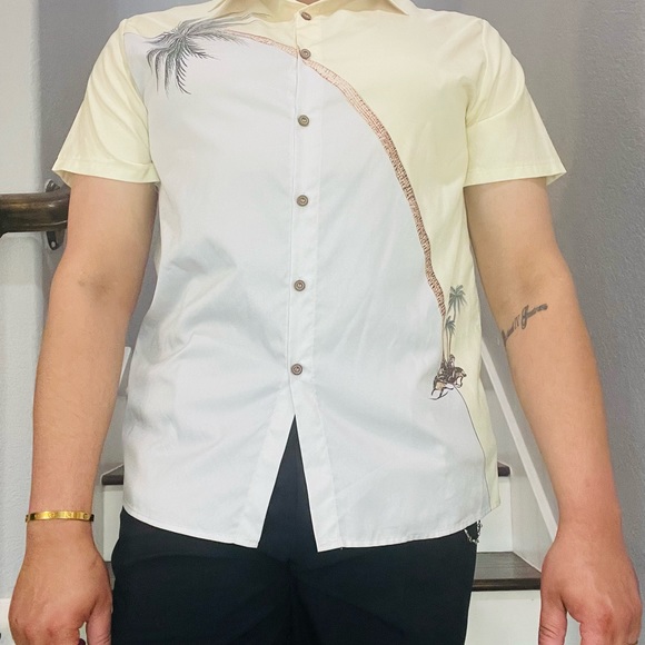 Short sleeve button down - Picture 2 of 4